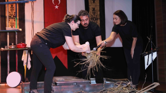 Kocaeli Şehir Tiyatroları İstanbul'da “Radyo Tiyatrosu: Mevlâna İdris’ten Masallar” adlı Oyunu Sahneleniyor